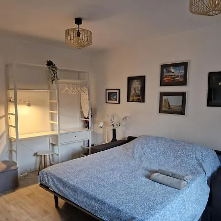 Apartman Renovated 25m2 Old Town